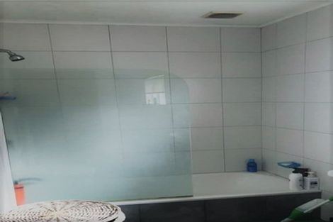 Photo of property in 126 Flanshaw Road, Te Atatu South, Auckland, 0610