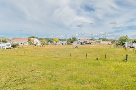 Photo of property in 6 Walter Street, Takapau, 4203