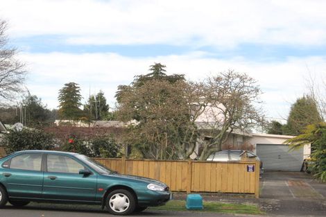 Photo of property in 40 Oxford Street, Fairfield, Hamilton, 3214