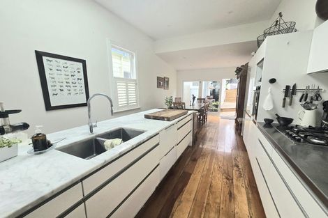 Photo of property in 87 Tiber Street, Island Bay, Wellington, 6023