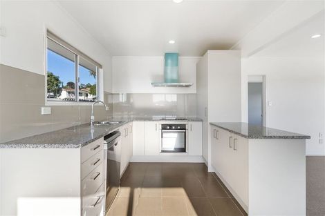 Photo of property in 42 Tamahere Drive, Glenfield, Auckland, 0629