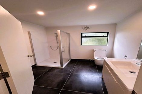 Photo of property in 5 Lysander Crescent, Beach Haven, Auckland, 0626