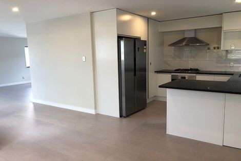 Photo of property in 10c Woodall Place, Totara Vale, Auckland, 0627