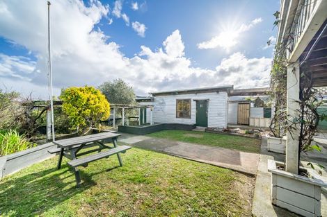 Photo of property in 31 Aniseed Grove, Timberlea, Upper Hutt, 5018
