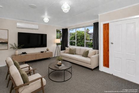 Photo of property in 10 Gannet Place, One Tree Point, 0118