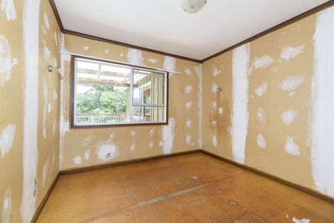 Photo of property in 46 Mountain Road, Henderson Valley, Auckland, 0612