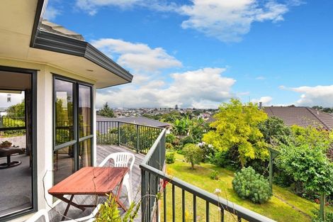 Photo of property in 36 Ewhurst Place, Goodwood Heights, Auckland, 2105