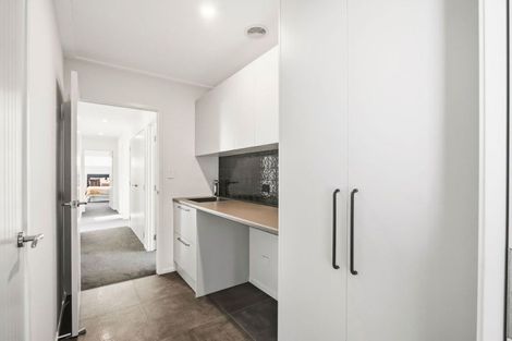 Photo of property in 1 Kaurinui Crescent, One Tree Point, 0118