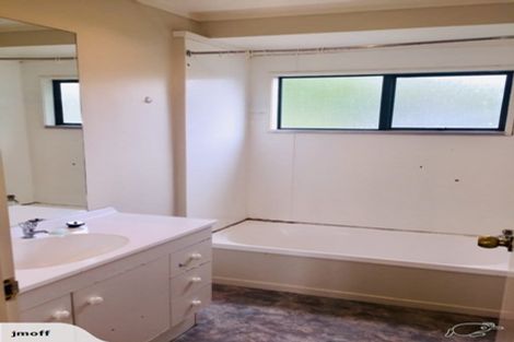 Photo of property in 49a Clayburn Road, Glen Eden, Auckland, 0602