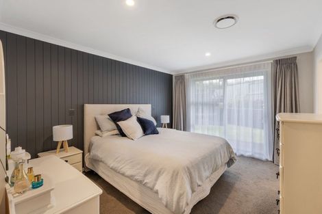 Photo of property in 1 Waimarama Court, Roslyn, Palmerston North, 4414