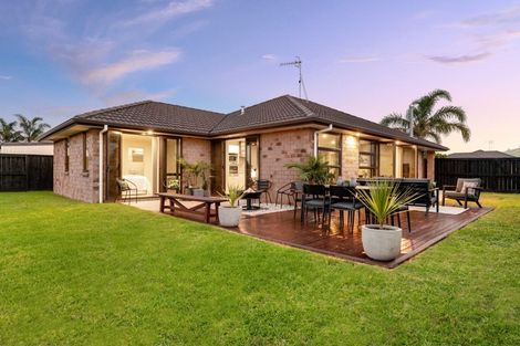 Photo of property in 44 Carrington Drive, Papamoa Beach, Papamoa, 3118