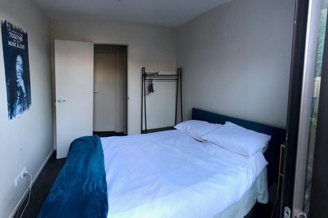 Photo of property in 29 Deverell Place, Northcross, Auckland, 0632