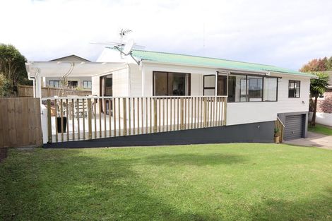 Photo of property in 2/68 View Road, Henderson, Auckland, 0612