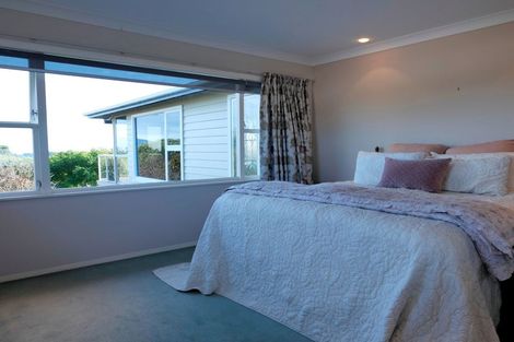 Photo of property in 8 Kotare Street, Waikanae, 5036