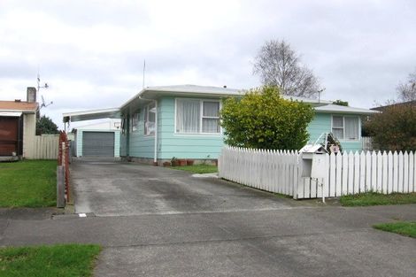 Photo of property in 4 Acacia Street, Kelvin Grove, Palmerston North, 4414