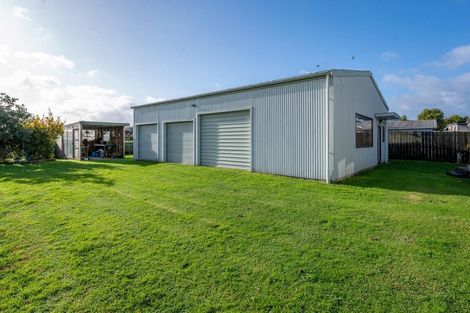 Photo of property in 17 Lee Road, Hannahs Bay, Rotorua, 3010