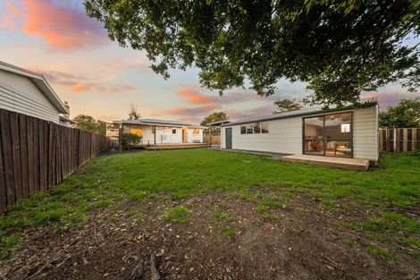 Photo of property in 37 Mckenzie Road, Mangere Bridge, Auckland, 2022