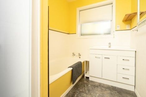 Photo of property in 214 Yaldhurst Road, Avonhead, Christchurch, 8042