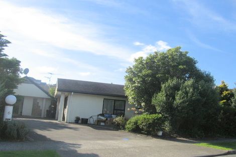 Photo of property in 6 Observatory Close, Whitby, Porirua, 5024
