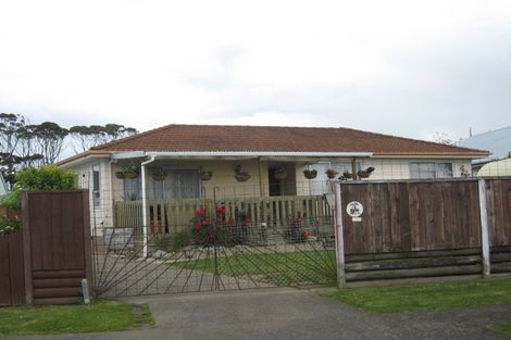 Photo of property in 4 Funnell Place, Manurewa, Auckland, 2102