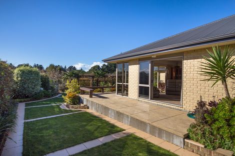 Photo of property in 48 Cashmere Drive, Fitzherbert, Palmerston North, 4410