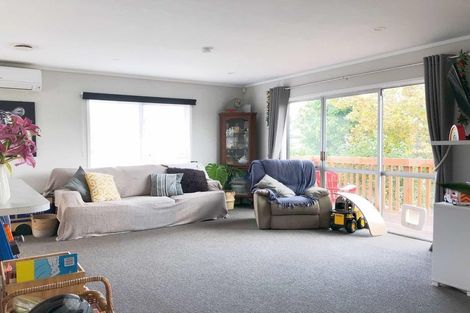 Photo of property in 22 Cedar Heights Avenue, Massey, Auckland, 0614