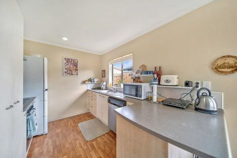 Photo of property in 14 Brunswick Rise, Mangere, Auckland, 2022