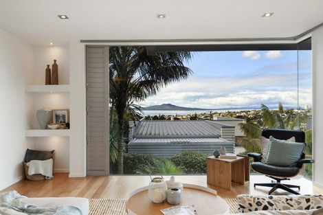 Photo of property in 49 Parr Terrace, Castor Bay, Auckland, 0620