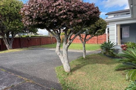 Photo of property in 15 Dakota Avenue, Beach Haven, Auckland, 0626