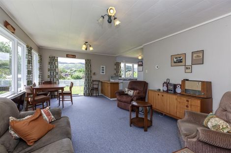 Photo of property in 21 Renown Road, Raumati South, Paraparaumu, 5032