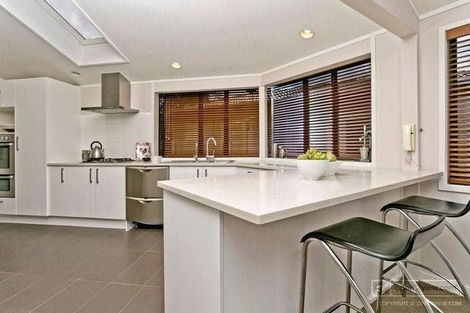 Photo of property in 1/19 Beach Road, Castor Bay, Auckland, 0620