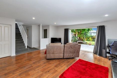 Photo of property in 16a Bermuda Place, One Tree Point, 0118