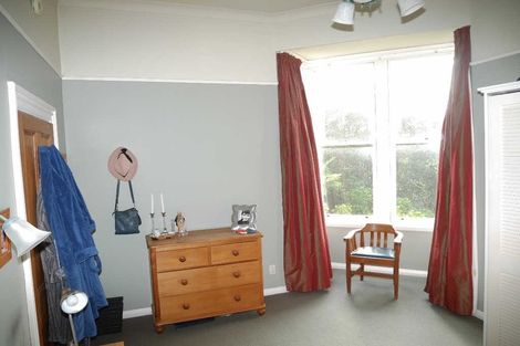 Photo of property in 152 Kelburn Parade, Kelburn, Wellington, 6012