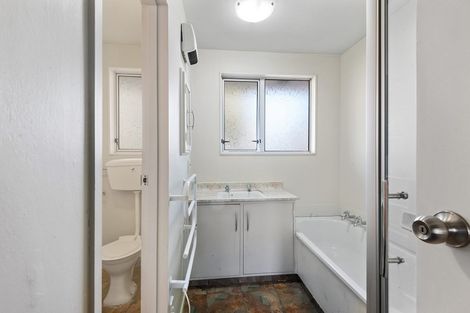 Photo of property in 2/64 Crofton Road, Harewood, Christchurch, 8051