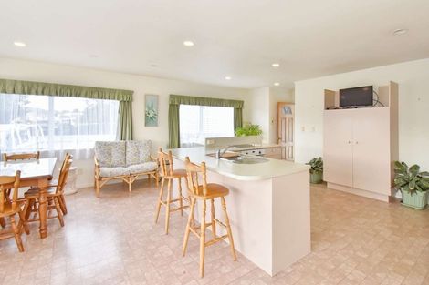 Photo of property in 25 Addington Avenue, Manurewa, Auckland, 2102