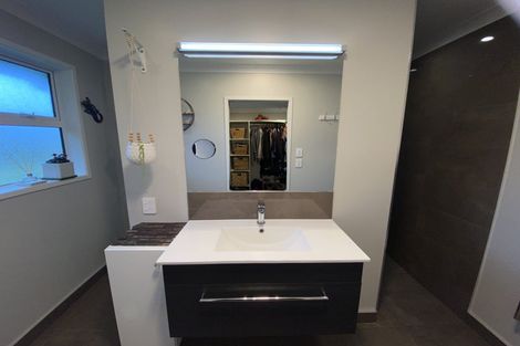 Photo of property in 26 Lacebark Drive, Kinloch, Taupo, 3377