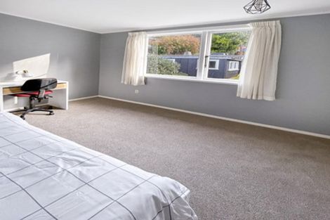 Photo of property in 73 Wyndham Road, Pinehaven, Upper Hutt, 5019