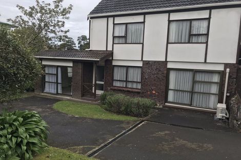 Photo of property in 2/5 Kegworth Place, Browns Bay, Auckland, 0630