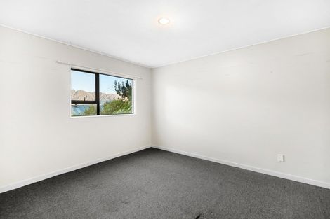 Photo of property in 15 Avalon Crescent, Fernhill, Queenstown, 9300