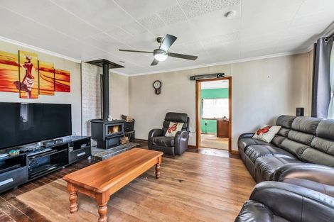 Photo of property in 12 Gift Street, Coalgate, 7673