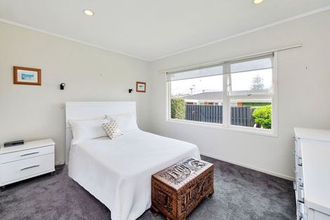 Photo of property in 2/4 Waterloo Road, Milford, Auckland, 0620