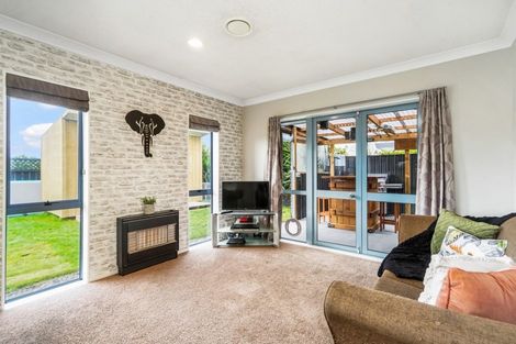 Photo of property in 1 Caesar Roose Drive, Glenview, Hamilton, 3206