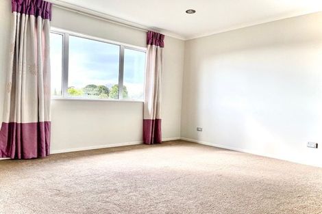 Photo of property in 66a Hutchinsons Road, Bucklands Beach, Auckland, 2014