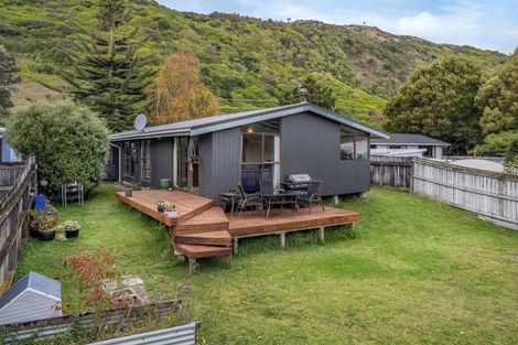 Photo of property in 220 Main Road South, Raumati South, Paraparaumu, 5032