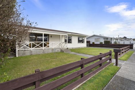 Photo of property in 23 Ferndale Place, Feilding, 4702
