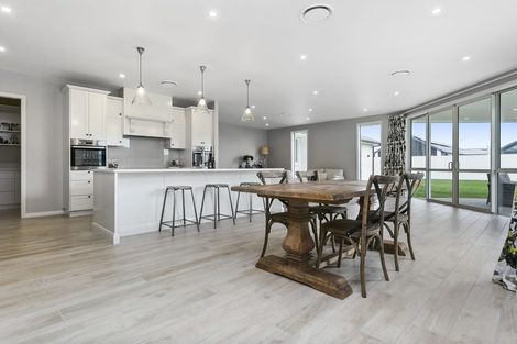 Photo of property in 129 Saint Kilda Road, Cambridge, 3434