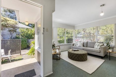 Photo of property in 1/153 Shakespeare Road, Milford, Auckland, 0620