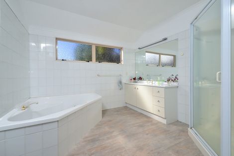 Photo of property in 4 Longwood Place, Harrowfield, Hamilton, 3210