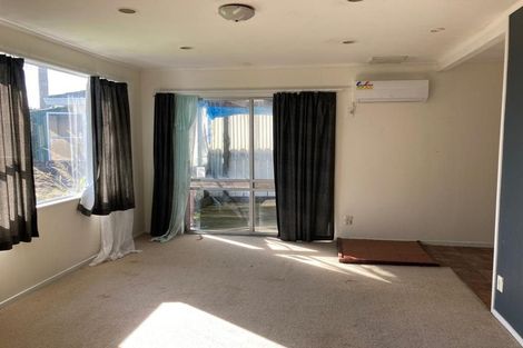 Photo of property in 3/3 Etherton Drive, Weymouth, Auckland, 2103