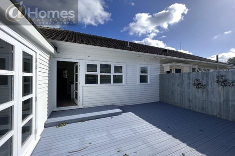 Photo of property in 100 Carrington Road, Mount Albert, Auckland, 1025